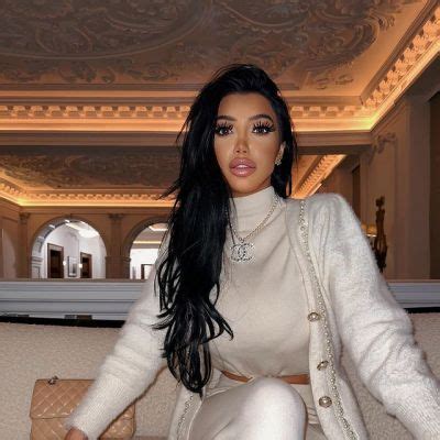 Chloe Khan Wiki, Husband, Net Worth, Daughter, Parents .